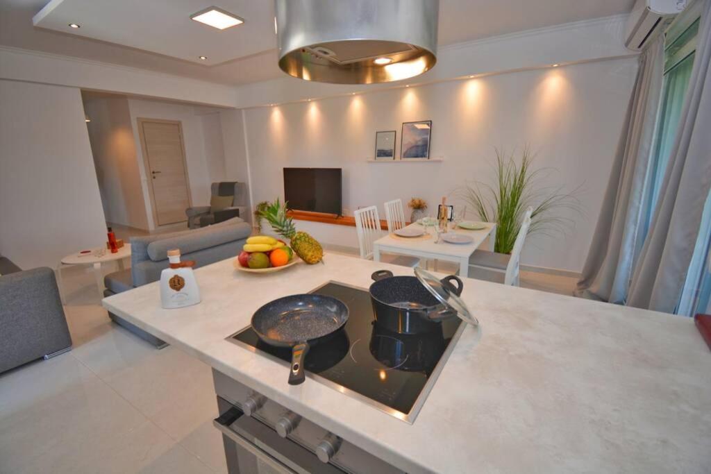Potamos Deluxe White Apartment Экстерьер фото